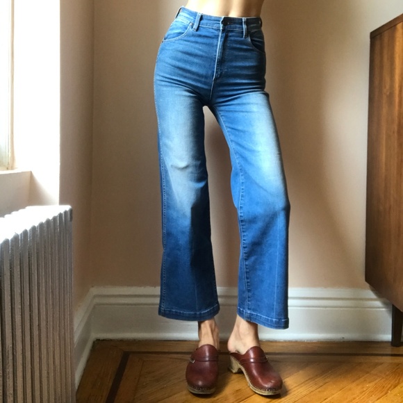 Wrangler Denim - High Waisted Wrangler Hi Bells 27